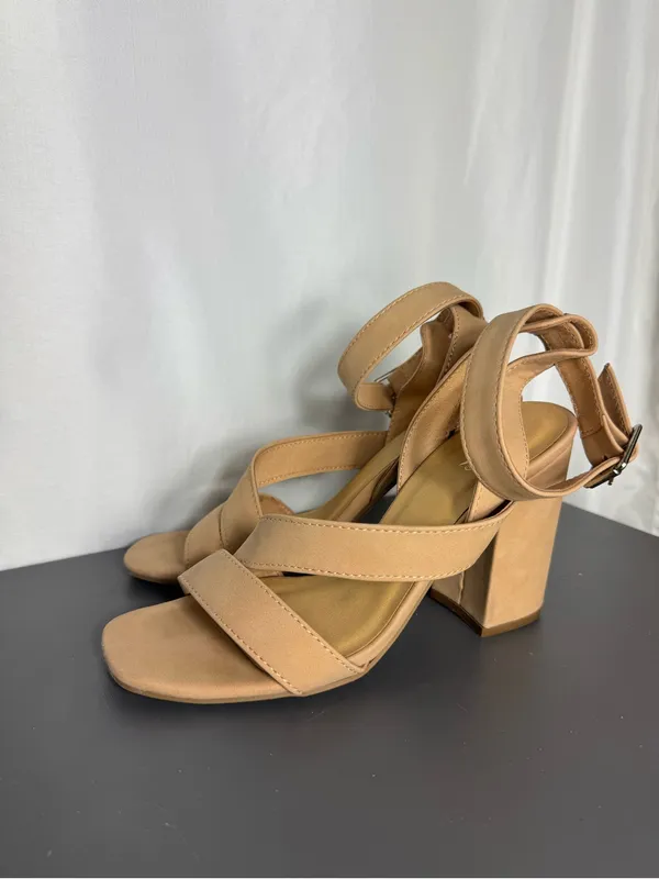 Windsor casual business party preppy Strappy Block Heel Sandals 6 1/2 - Image 7