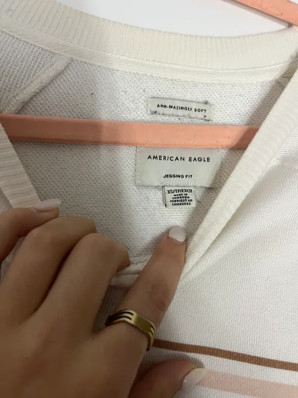 American Eagle Outfitters Pullover - Image 3