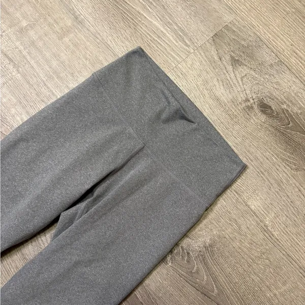 •FABLETICS• GREY LEGGINGS - Image 6