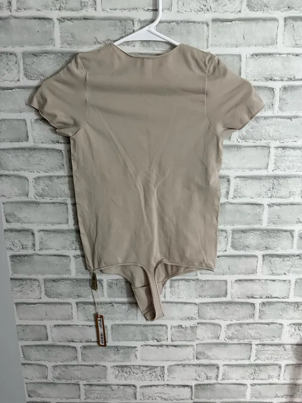 Skims Body suit, NWT, size S/M, Stone - Image 2
