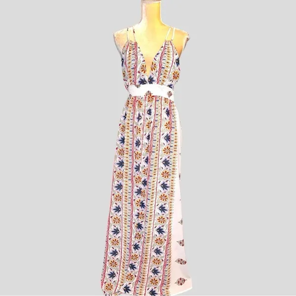 Selfie Leslie floral halter maxi dress! - Image 7