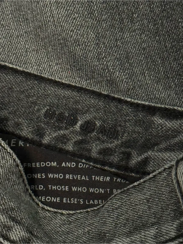 American Eagle grey distressed mom jeans Size 10 SHORT #distresseddenim #denim - Image 4