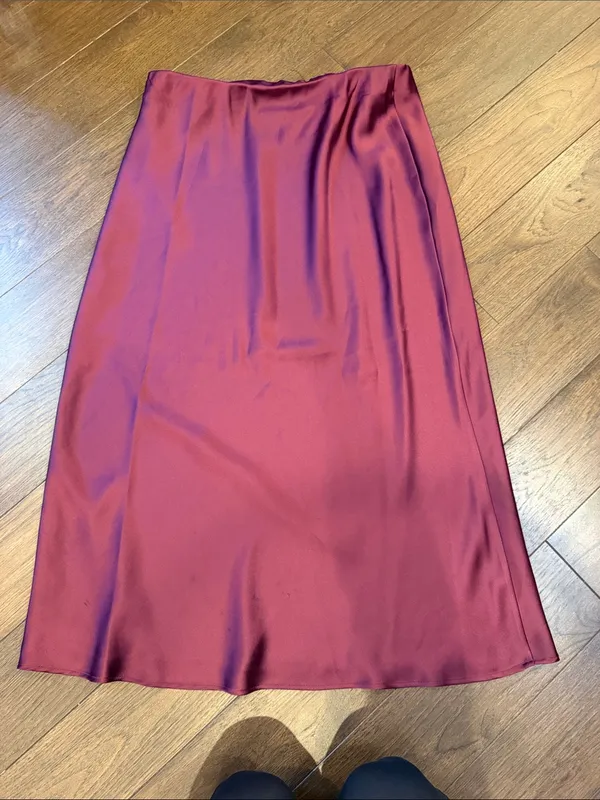 Zara Satin Midi Skirt in Wine Size Large - C30-123 - Image 5