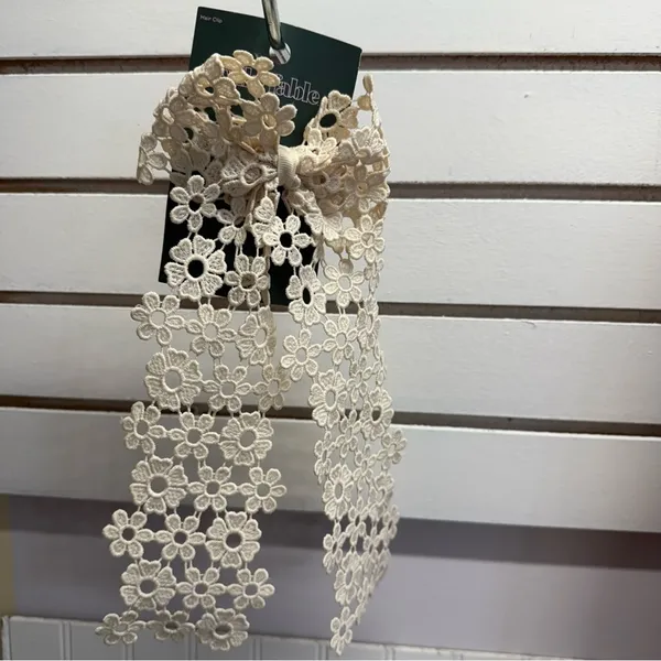 Boho Cream Lace Bow Hair Clip Floral Crochet Barrette Wild Fable NWT - Image 7