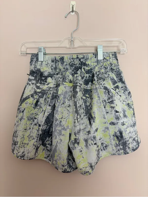Lululemon Track That Mid-Rise Lined Short 5" - Image 3