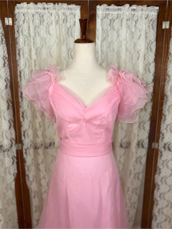 Pretty Vintage 1970s Pink Ruffle Union Made Prom/Bridesmaid Gown - Image 4
