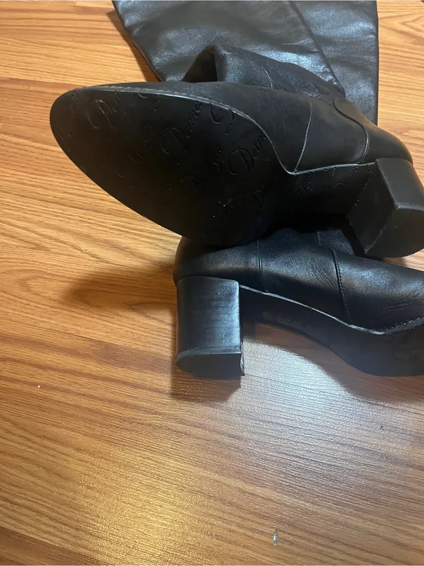 Classic Black Leather Knee - Image 5