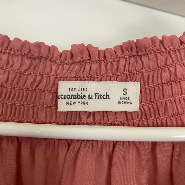 Abercrombie & Fitch Peachy Pink Off The Shoulder Top - Image 5