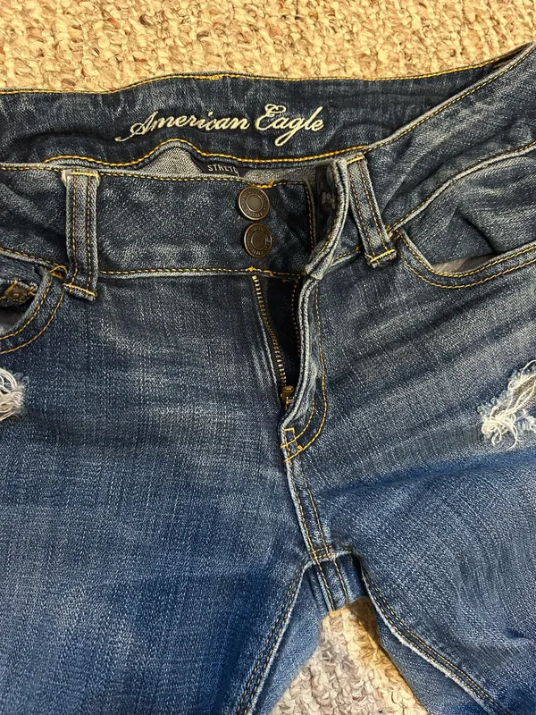 American Eagle bootcut jeans - Image 3