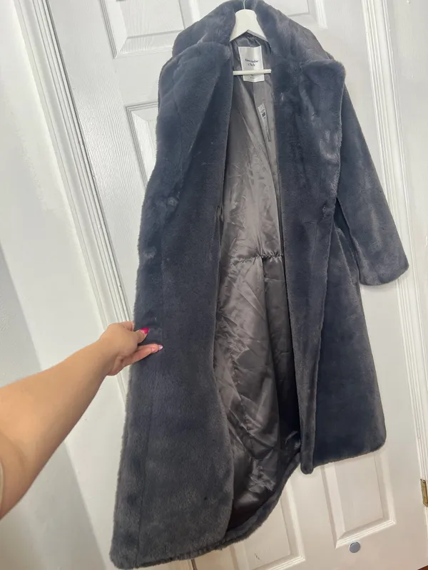 Abercrombie & Fitch XXS Gray Faux Fur Long Coat Quiet Luxury Old Money Chic - Image 5