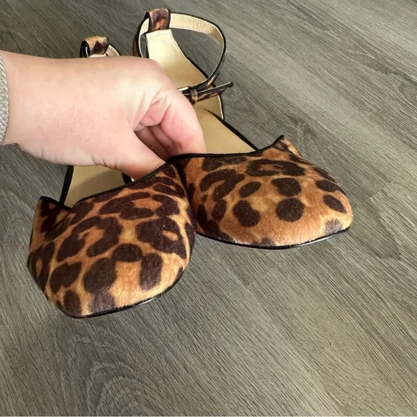 Cabi Kiki Faux‎ Hair Leopard Cheetah Ankle Strap Kitten Block Heels Size 8 - Image 5