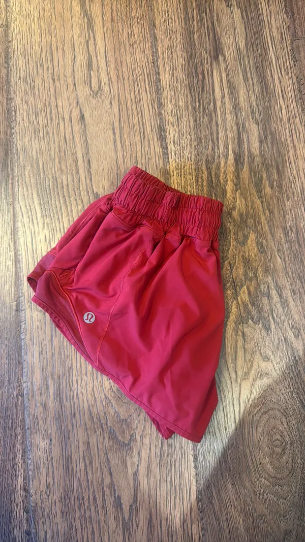 Lululemon Hotty Hot 2.5" Low-Rise - Image 3