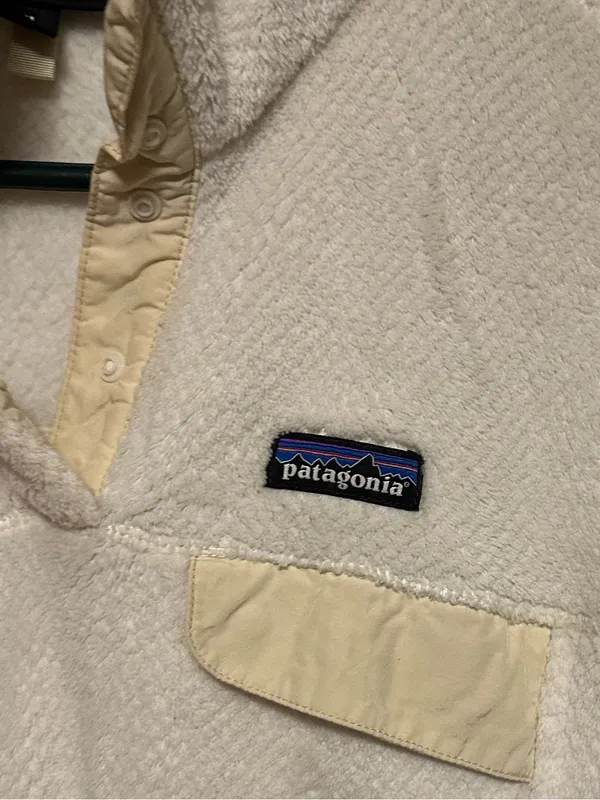 Patagonia Cream Teddy Fleece Pullover with Tan Chest Trim - Image 4