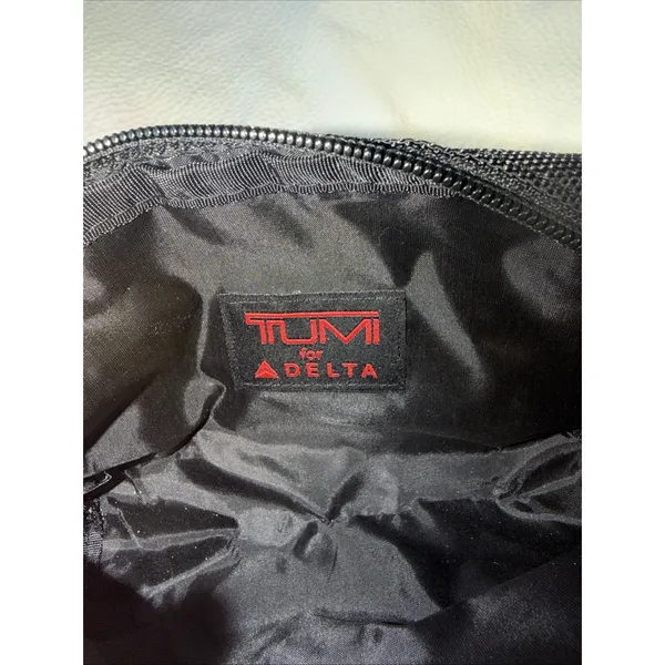 TUMI Travel Kit Small Accessory Pouch Black Cosmetics 7" - Image 2