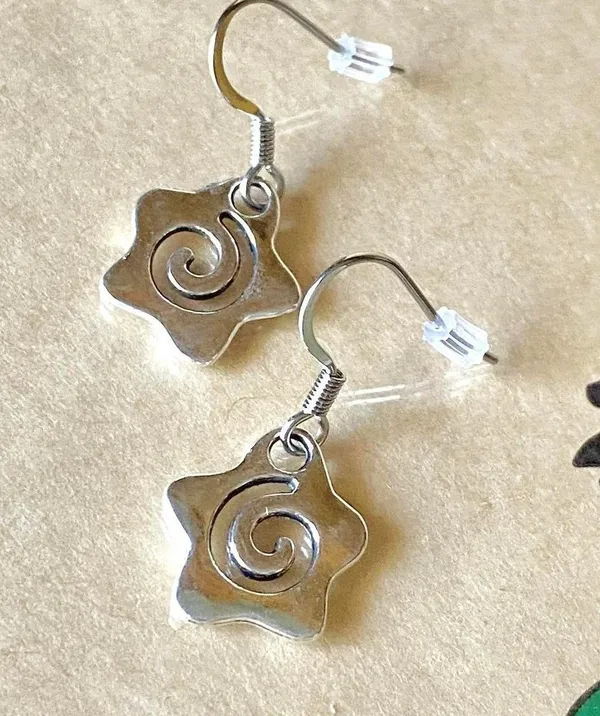 Handmade funky grunge y2k swirl star earrings 🌙 - Image 5