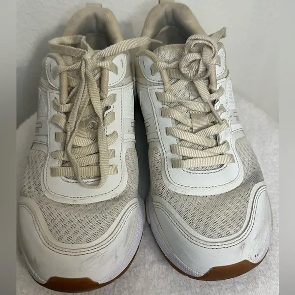 Vionic Women’s Walk Strider White and Cream walking Shoes with Mesh Support - Image 5