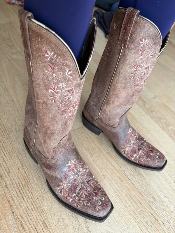 Ariat Boots Women’s Western - Image 19
