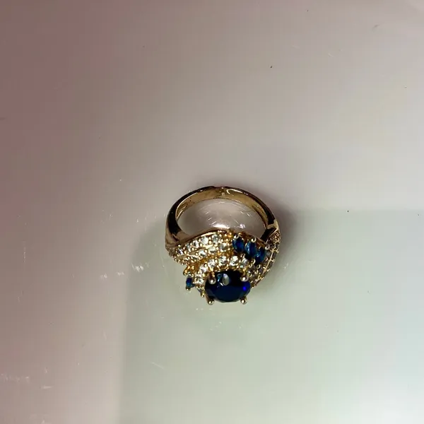 NWOT Sapphire Blue Crystal Cocktail Ring Gold - Image 6