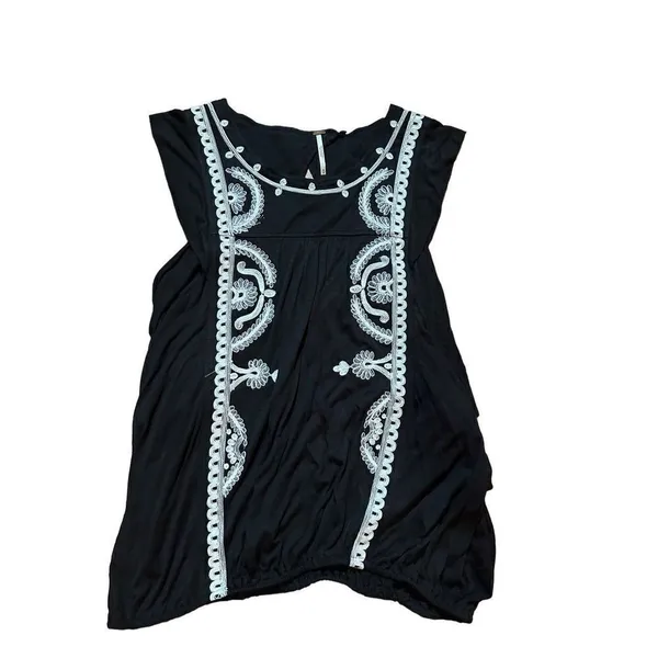 Free People DOS SEGUNDOS‎ Black/White Embroidered Batwing Top Sz M - Image 11
