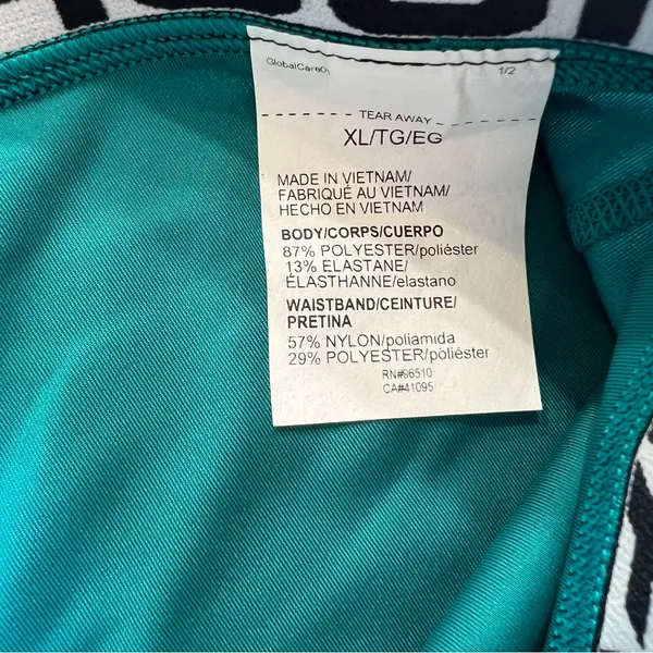 Under Armour Women’s HeatGear Compression Shorts Teal XL - Image 3