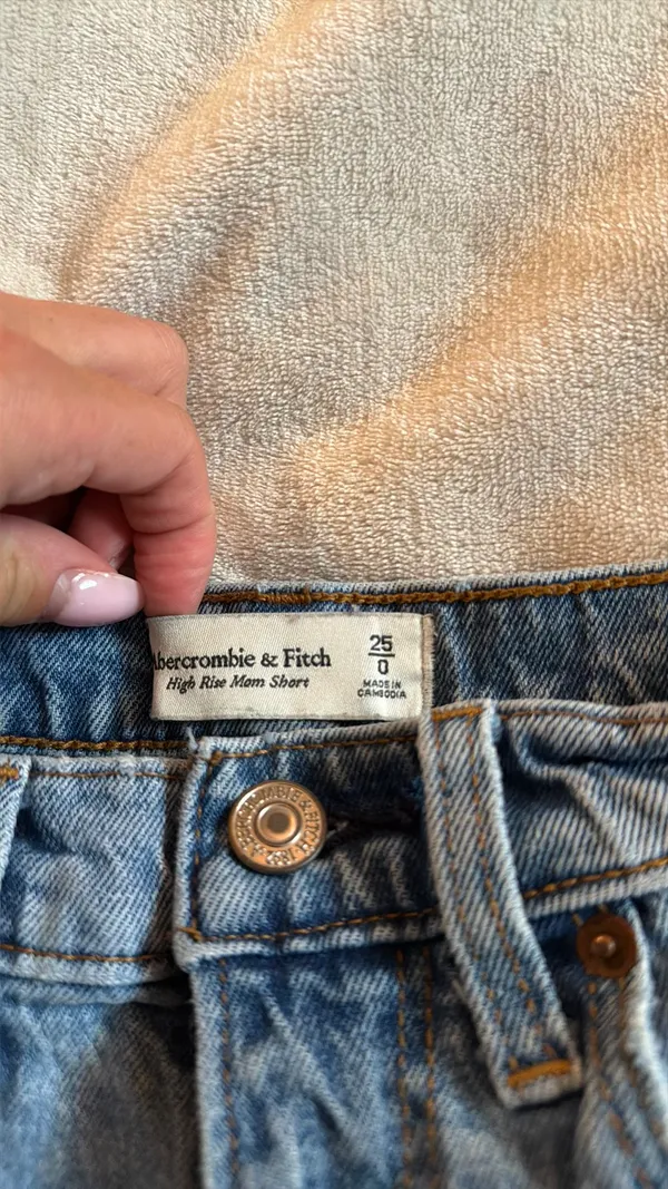 Abercrombie High-Rise Mom Shorts - Image 2