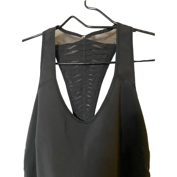 Lululemon Vent‎ It Out Singlet Black fits size 2 or 4 rare - Image 3