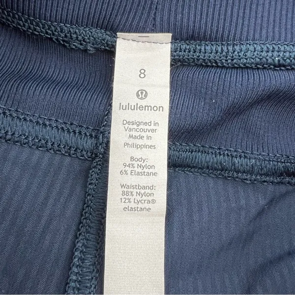 Lululemon Dance Studio Mid-Rise Cropped Pant in the True Navy Sz‎ 8 - Image 6
