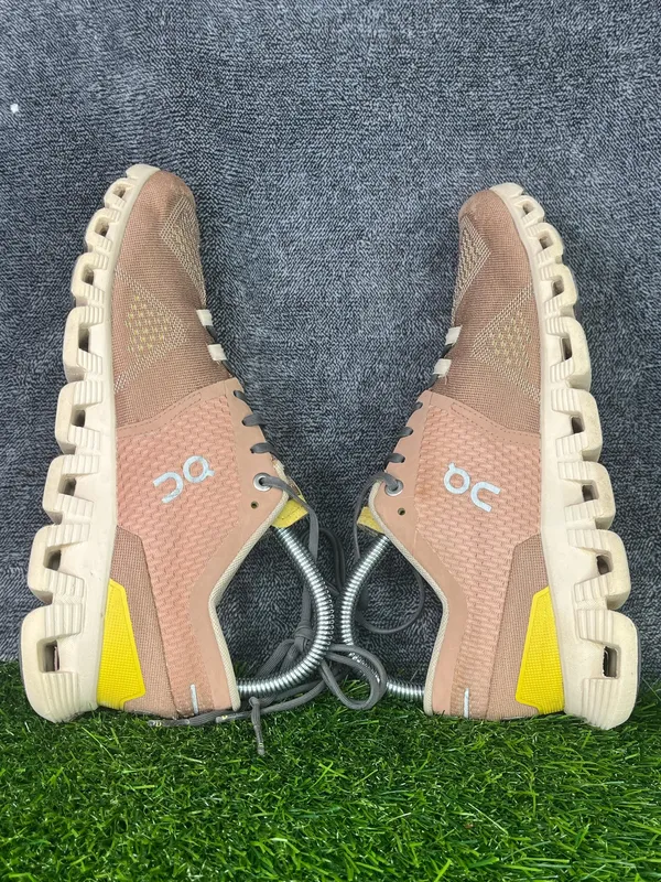 On Running Cloud Women’s 7 Swiss Engineering Neutral Running Shoes Beige Pink - Image 6