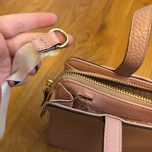 Kate Spade Light Pink Leather Bow Zipper Closure Handle Pockets Hand Bag Purse - Image 9