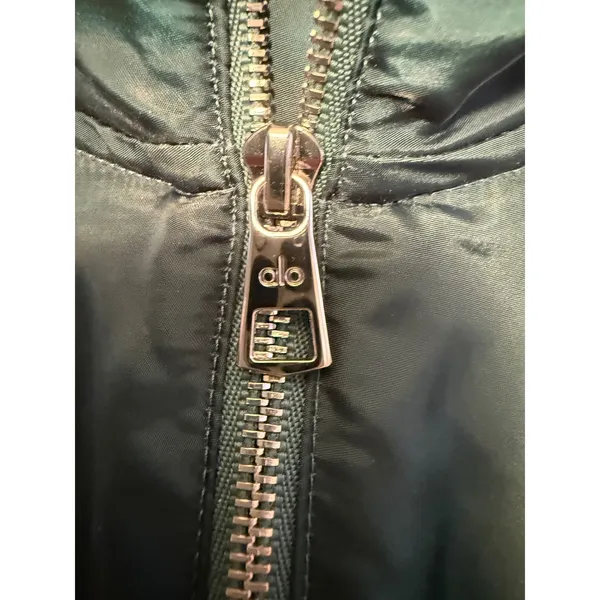 Alo Yoga afterglow Womens Half Zip Cropped Windbreaker Jacket Teal‎ Green - Image 2