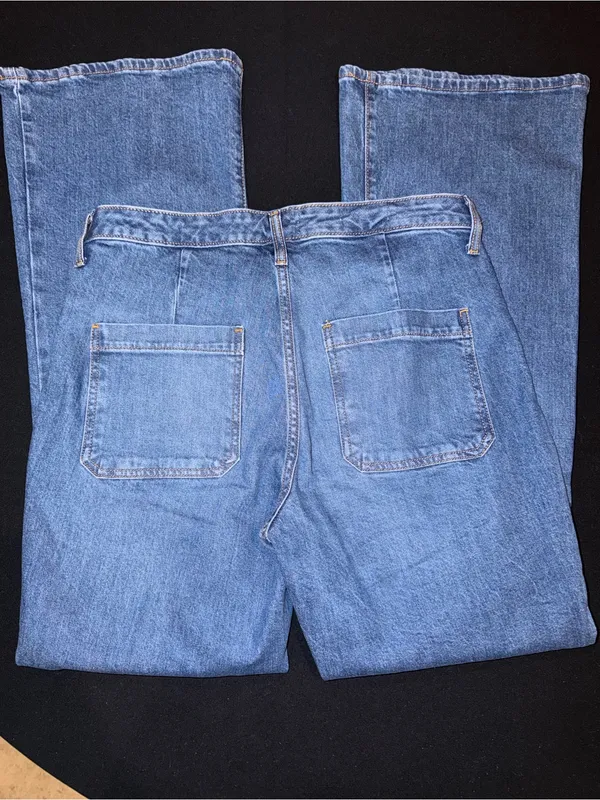 Universal Thread High Rise Flare Jeans 10R Patch Pocket 70s Medium Wash - Image 5