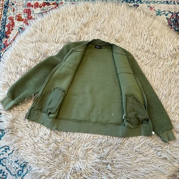 Zyia active flying V olive green fleece jacket xxs - Image 6