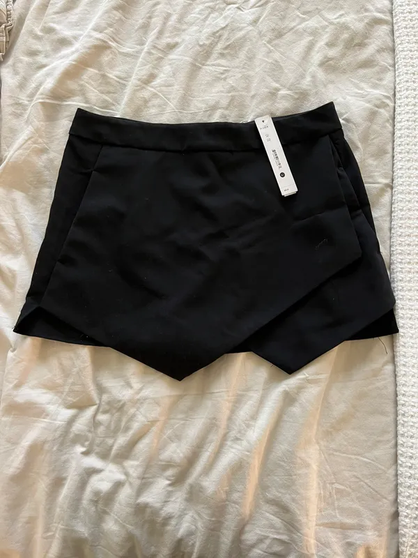 AQUA NWT Bloomingdale Skort - Image 2