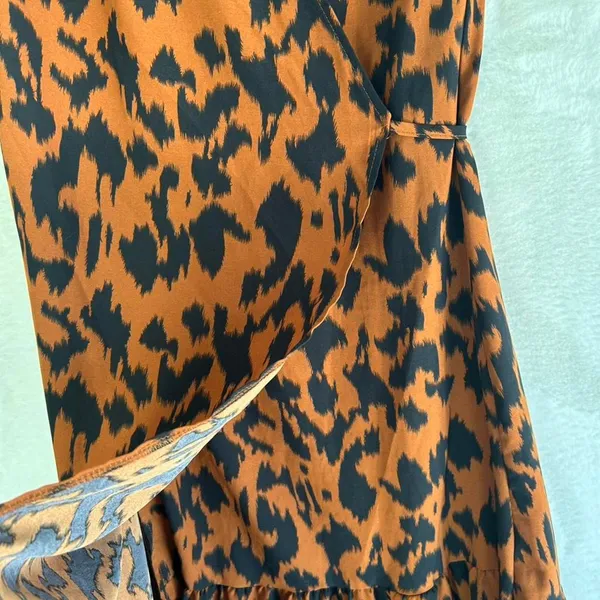 C+D+M Leopard Print Wrap Dress Womens Large Rust Orange Short Sleeve Tiered Midi - Image 3