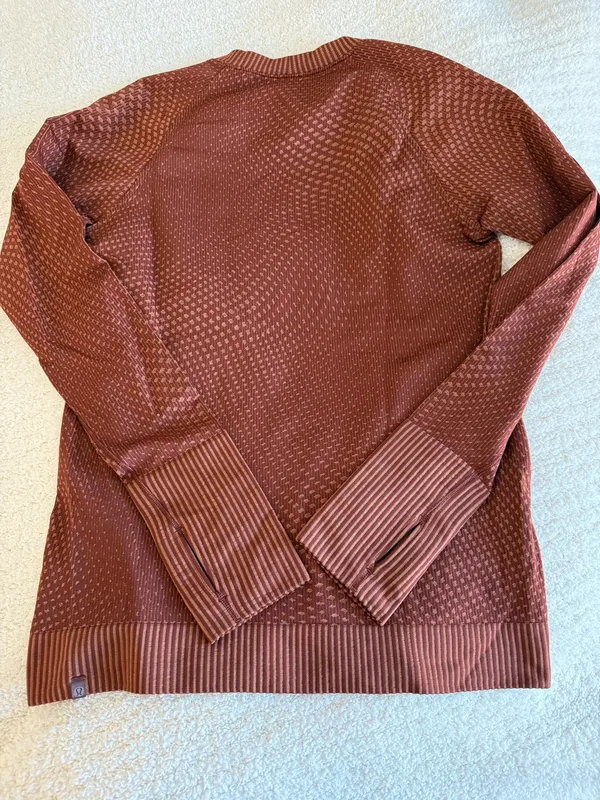 Lululemon shirt - Image 3