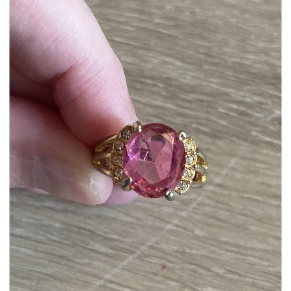 Pink Ice oval stone cocktail ring prong setting size 6.5 - Image 2