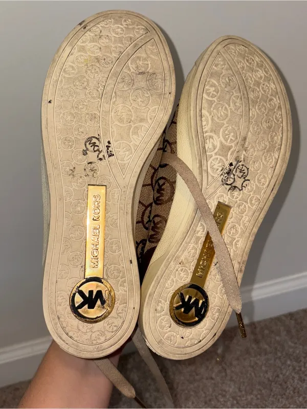 Women’s Michael Kors Brown & Tan Monogram Low-Top Sneakers Size: 6.5 - Image 5