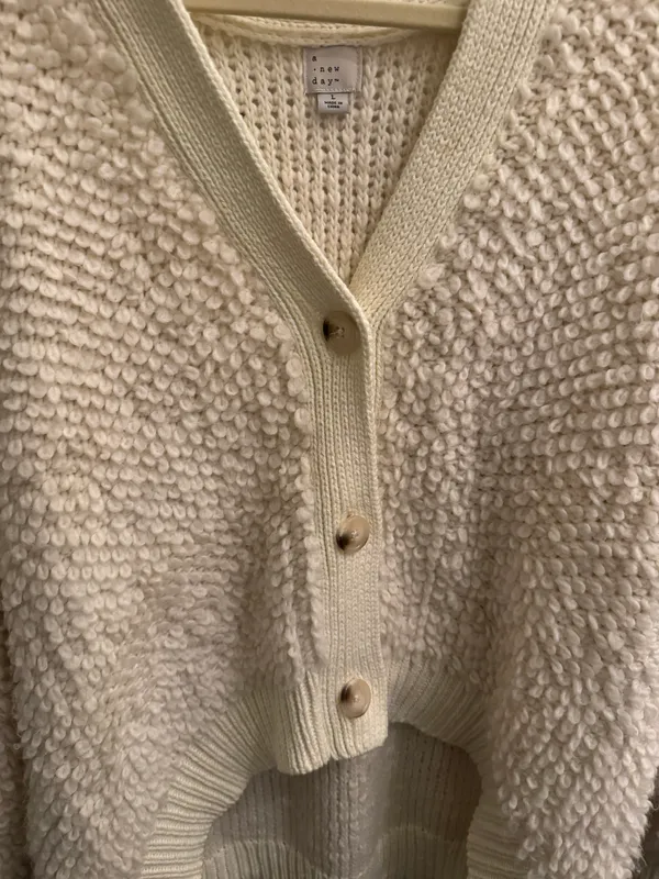 Chunky White Sweater Size L - Image 2