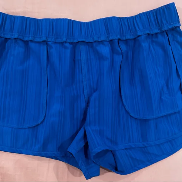 Athleta Blue Women's Beach Shorts - Image 5