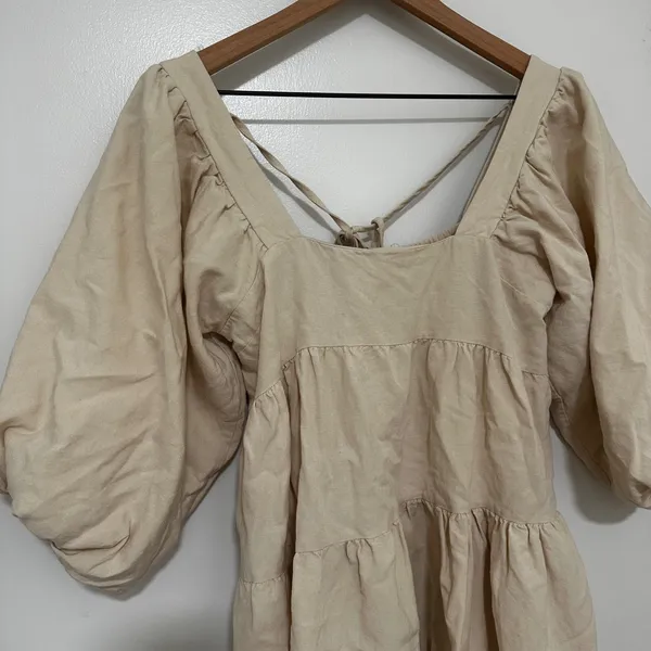 SNDYS x Revolve | Women's Beige Linen Blend Puff Sleeve Tier Babydoll Dress, XS - Image 4