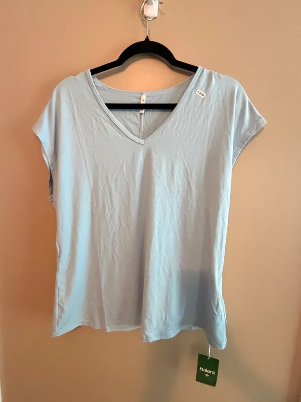 Halara M Womens Light Blue V-Neck Relaxed Fit NWT Top Size M - Image 3