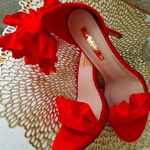 Elegant Red Ruffle Heels Size 7.5 - Image 3