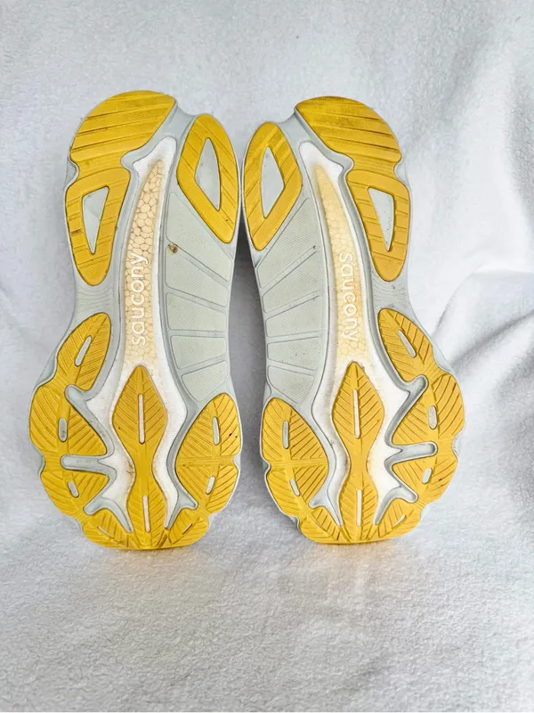 Saucony Hurricane 24 Womens 10 Shoes White Running Sneakers S10934-246 Road - Image 12