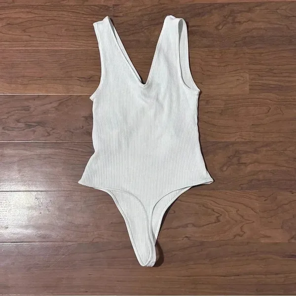 BABATON ARITZIA Lido Bodysuit‎ One Piece White Sleeveless Thong Ribbed Medium - Image 4