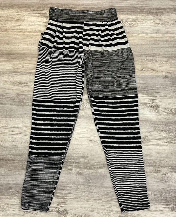 The Hanger Black & White Alternating Stripe Pattern Stretchy Pull On Pants M/L - Image 2