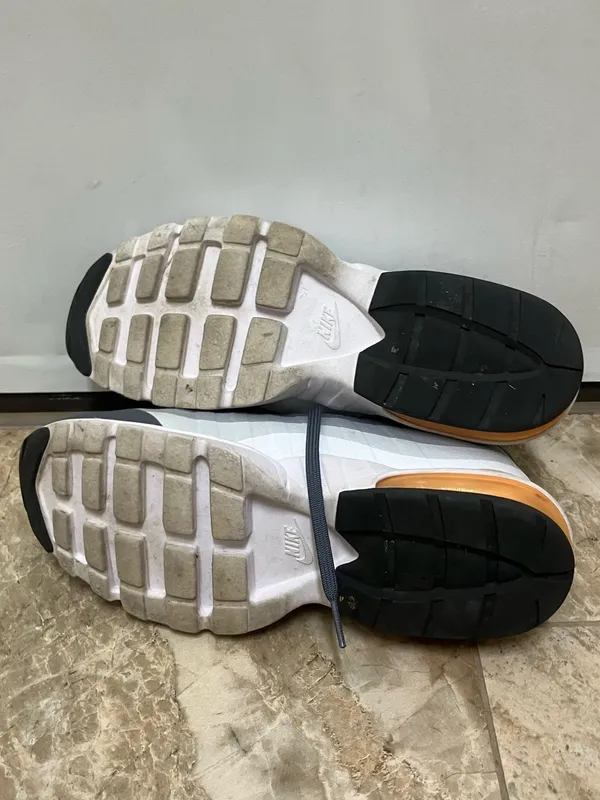 Size 8.5 Nike Air Max 95 Ultra Dark Grey‎ Total Orange Lifestyle Shoes 749212-00 - Image 8