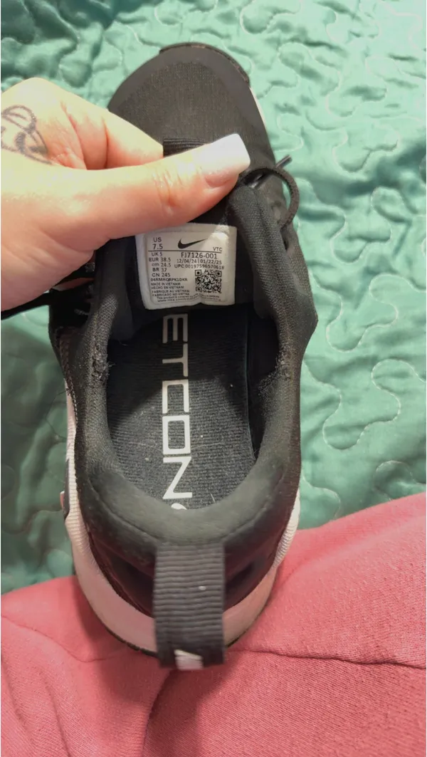 Nike Metcon 6 Training Shoes size 7.5 - Image 3