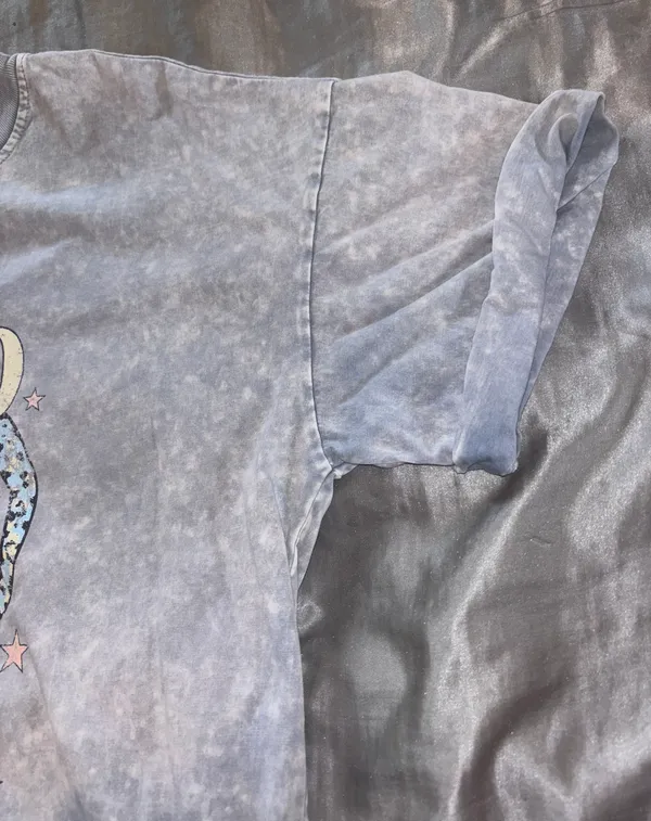 Boutique Oversized Graphic T-shirt - Image 4
