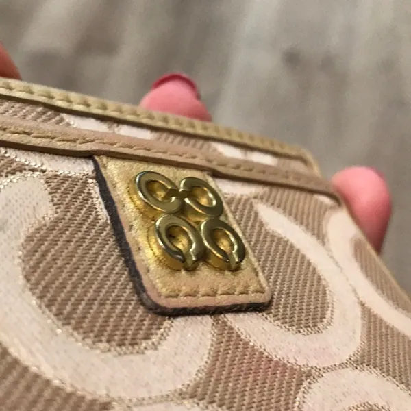Coach Gold Logo Card Holder Wallet - Image 2