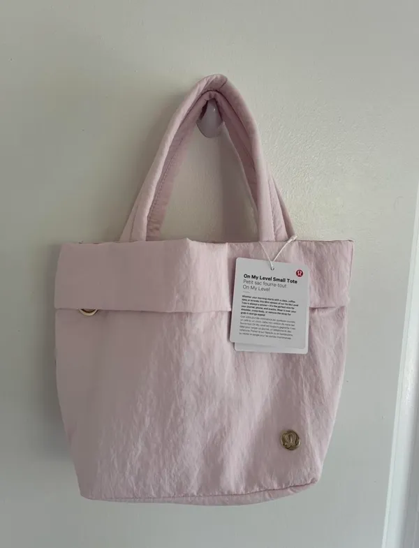 Lululemon On My Level Small Tote Pink and Gold - Image 2